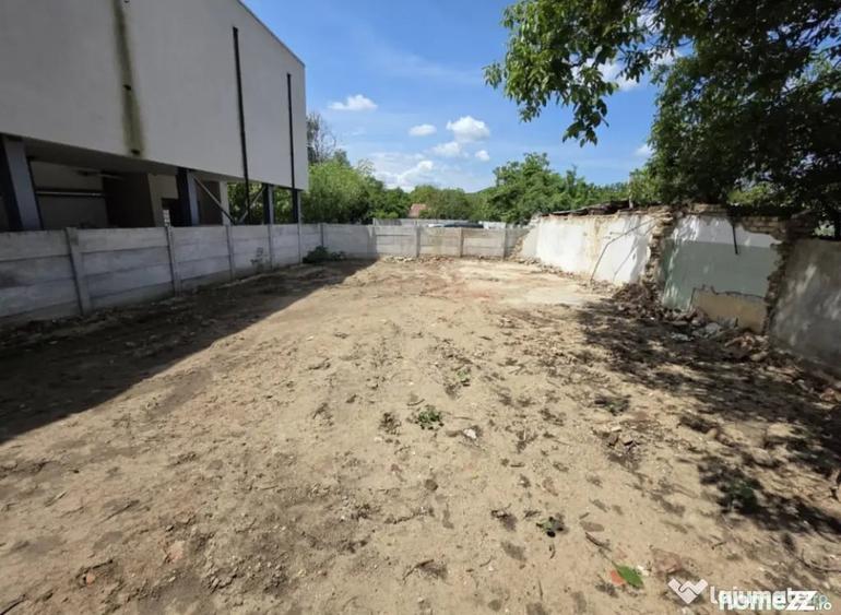 Casă cu 3 camere cu Teren 414 Mp în Central