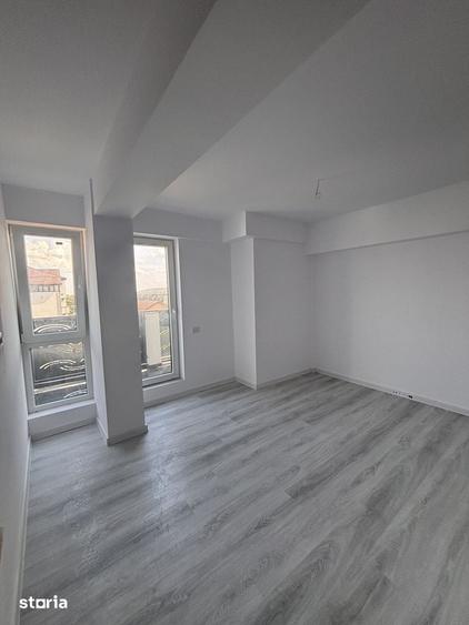 Apartament cu 2 camere semidecomandat în Central — fotografia 3