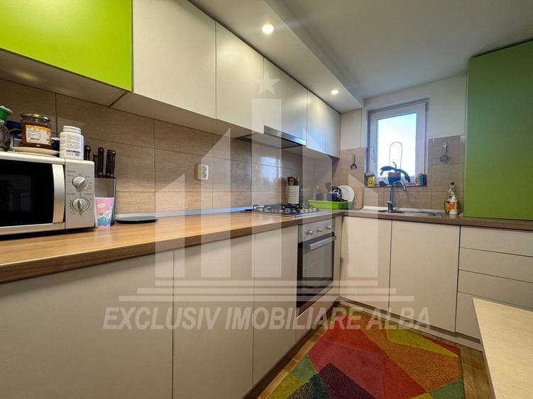 Apartament cu 3 camere decomandat, mobilat în Micești