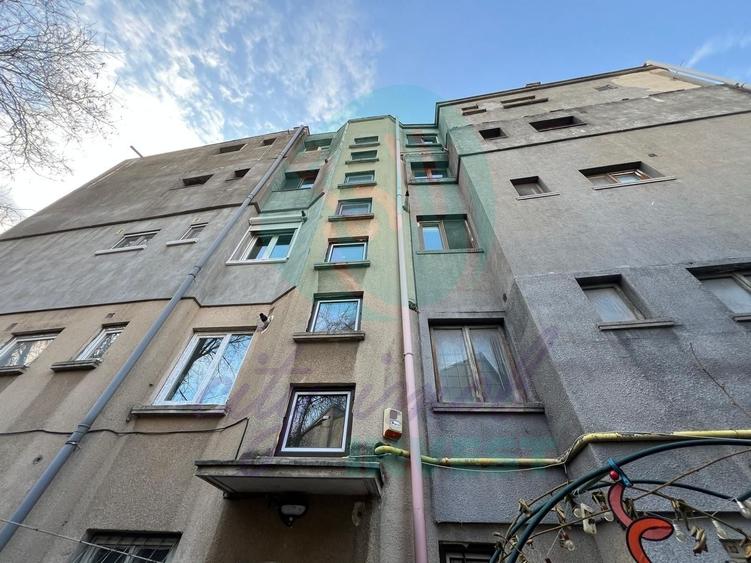 Apartament cu 3 camere semidecomandat, mobilat în Cotroceni