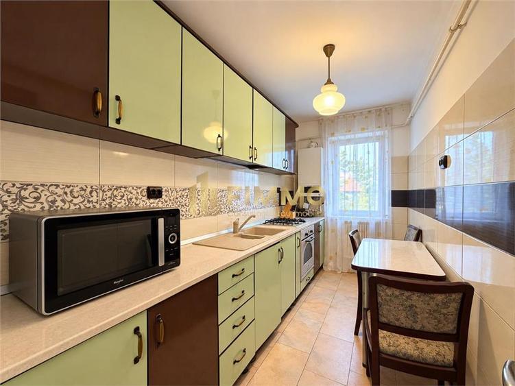 Apartament cu 4 camere decomandat în Central