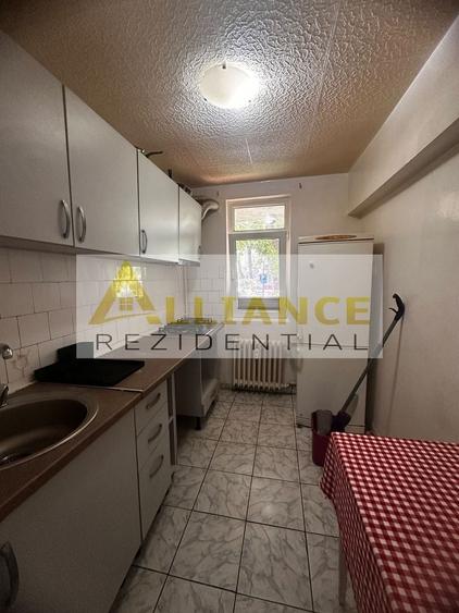 Apartament cu 2 camere semidecomandat, mobilat în Berceni