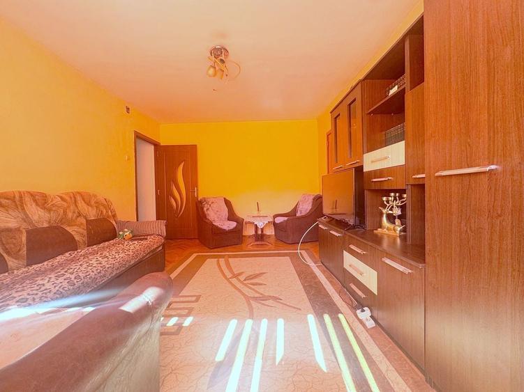 Apartament cu 3 camere semidecomandat, mobilat în Girocului