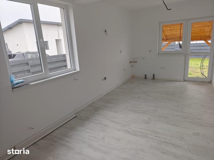 Casă cu 3 camere cu Teren 250 Mp în Crevedia