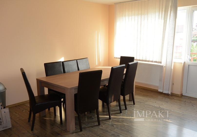 Apartament cu 5 camere decomandat în Bună Ziua