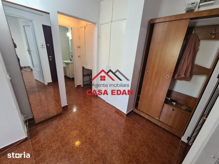 Apartament cu 2 camere decomandat în Piața Centrală
