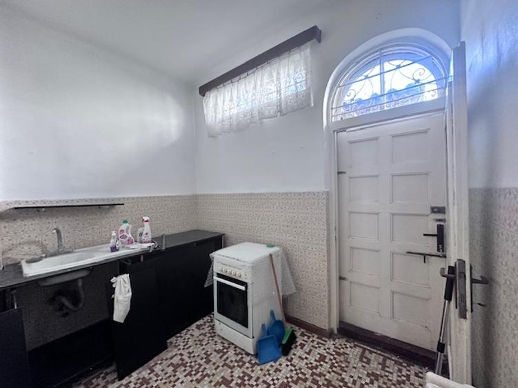 Casă individuală cu 5 camere cu Canalizare în Floreasca