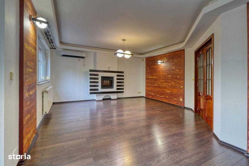Casă cu 4 camere în Crevedia