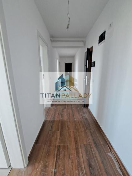 Apartament cu 3 camere decomandat în Titan