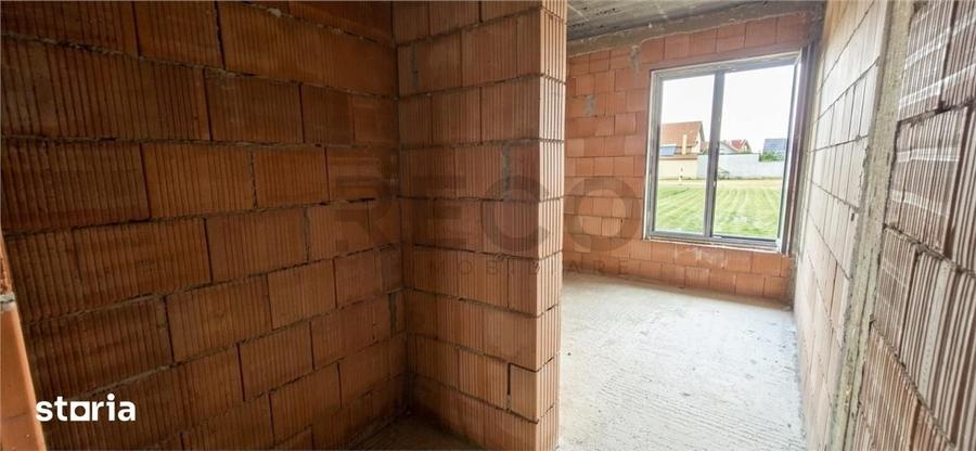 Casă cu 4 camere cu Teren 502 Mp în Sânmartin