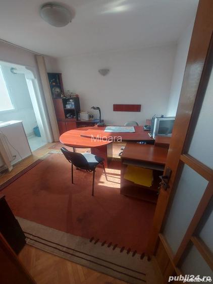 Birou sau apartament de locuitcu trei camere ultracentral cu un view de invidiat