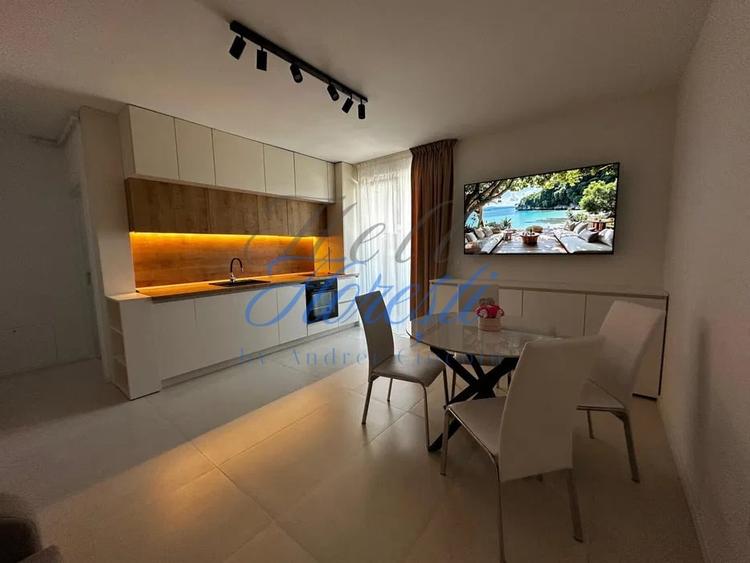 Apartament cu 2 camere semidecomandat, mobilat în Florești