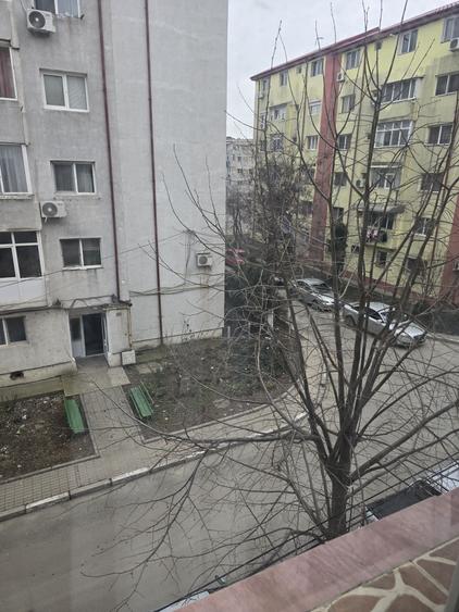 Apartament cu 2 camere decomandat în Sud