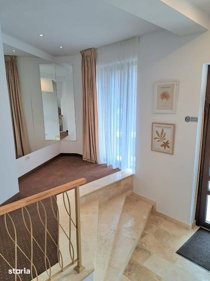 Spațiu comercial, de 280 mp, în Central