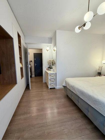 Apartament cu 4 camere decomandat în Calea Moldovei