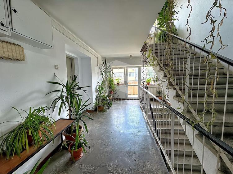Apartament cu 3 camere decomandat în Decebal