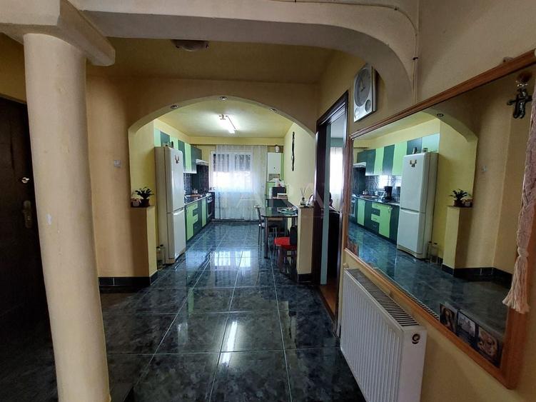 Apartament cu 3 camere decomandat, mobilat în Mănăștur