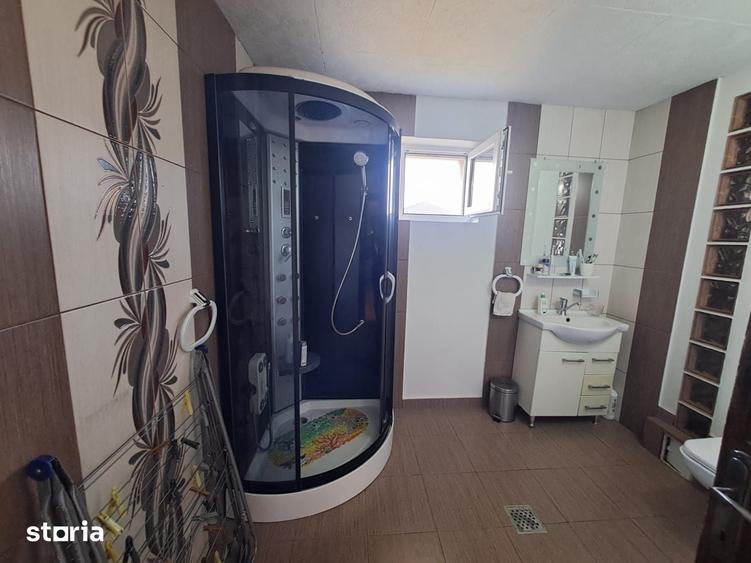 Casă cu 5 camere cu Teren 600 Mp în Nord