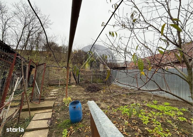 Casă cu 3 camere nedecomandat cu Teren 473 Mp în Central