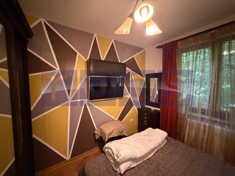 Apartament cu 3 camere, mobilat în P-ța Romană