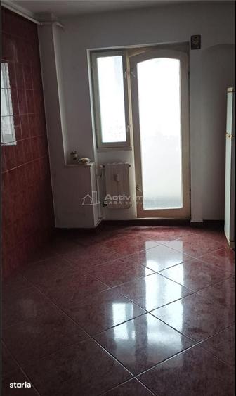 Apartament cu 2 camere decomandat în Republicii