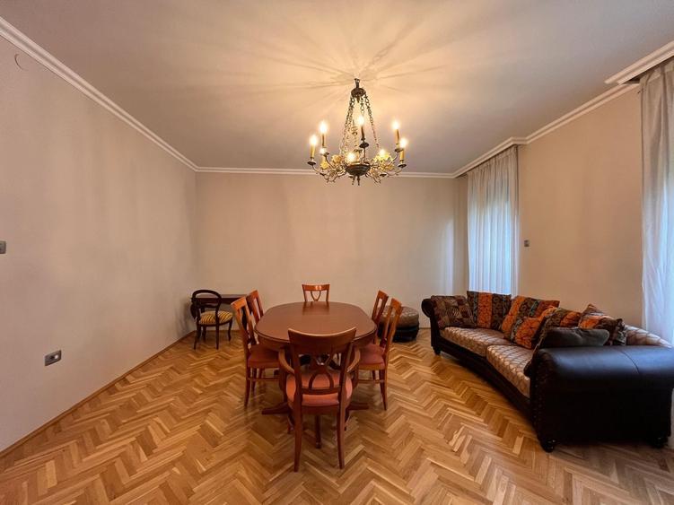 Apartament cu 3 camere în Punctele Cardinale
