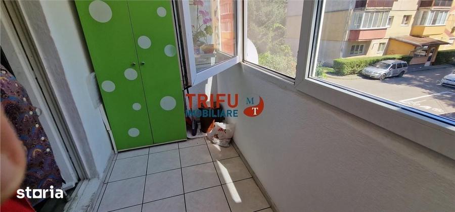 Apartament cu 3 camere decomandat în Cetate