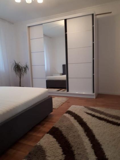 Apartament cu 3 camere decomandat în Petru Rareș