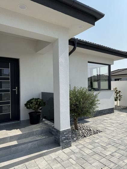 Casă cu 3 camere cu Teren 670 Mp în Exterior Vest