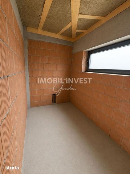 Casă cu 4 camere cu Teren 400 Mp în Central