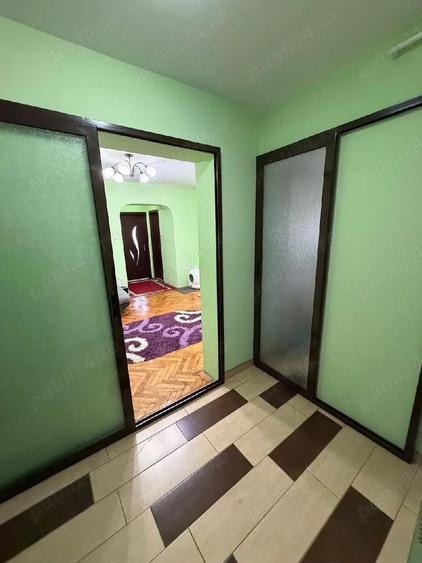 Apartament cu 4 camere semidecomandat în Aurel Vlaicu