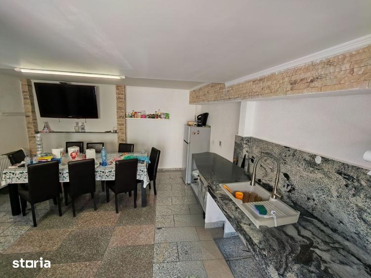 Casă cu 3 camere cu Teren 300 Mp în Brătianu