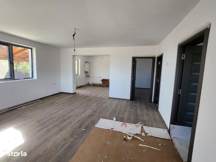 Casă cu 3 camere în Mărgineni