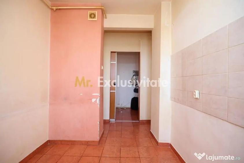 Apartament cu 4 camere decomandat în Craiovei