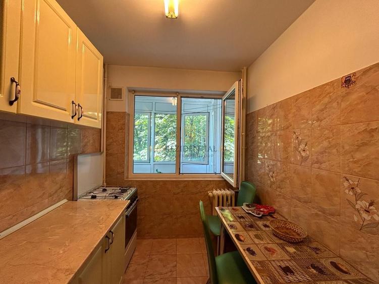 Apartament cu 2 camere semidecomandat, mobilat în Berceni