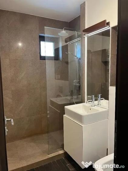 Apartament cu 4 camere decomandat în Spitalul Județean
