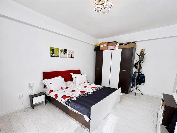 Apartament cu 3 camere decomandat, mobilat în Turnișor