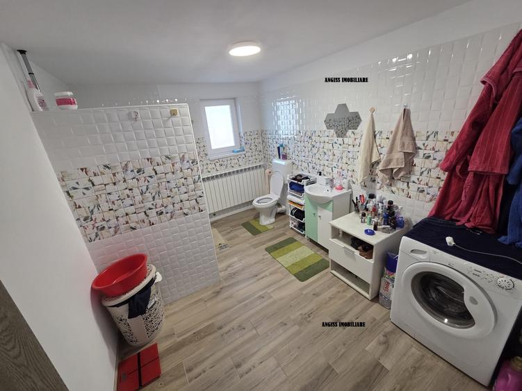 Casă cu 3 camere cu Teren 1259 Mp în Mihail Kogălniceanu