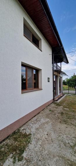 Casă individuală cu 6 camere cu Canalizare în Iancu Jianu