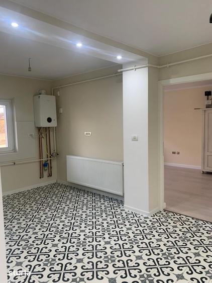 Apartament cu 3 camere decomandat în Girocului