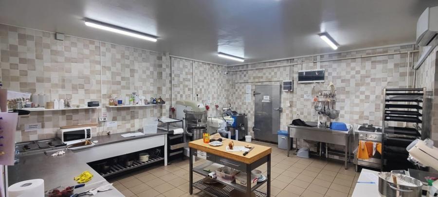 Spațiu comercial, de 173 mp, în Micro 6