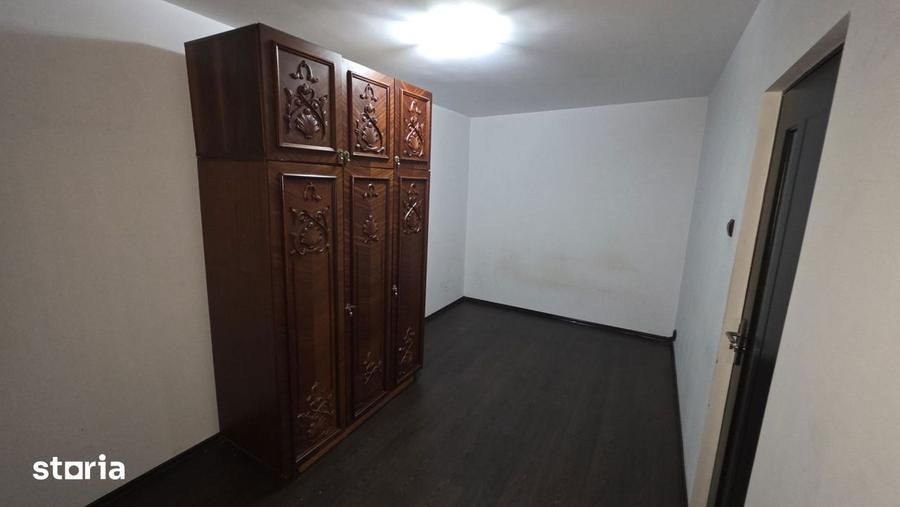 Apartament cu 2 camere semidecomandat în Km 4
