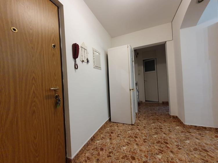 Apartament cu 2 camere decomandat în Drumul Sării