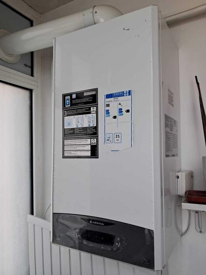 Apartament cu 3 camere decomandat în Vest