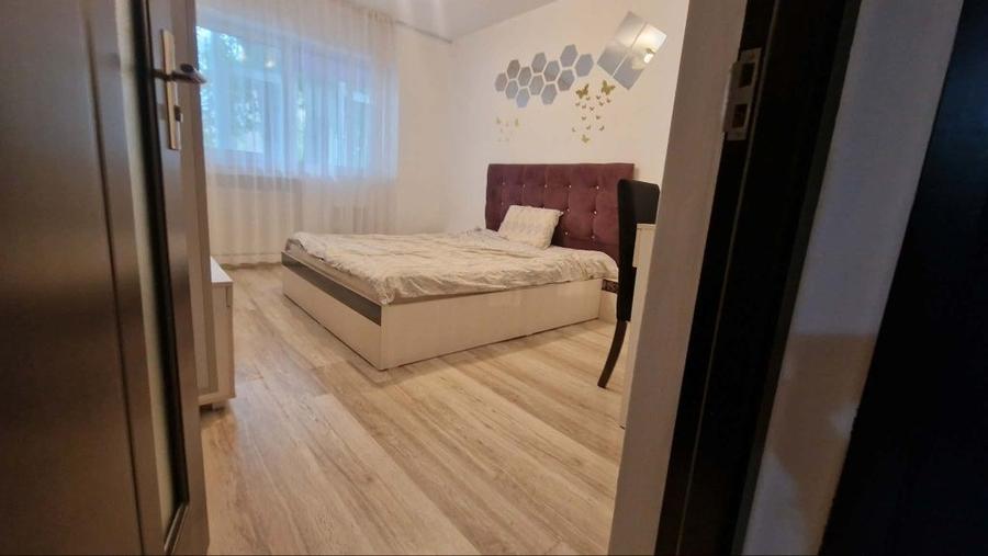 Apartament cu 3 camere decomandat în Micro 38