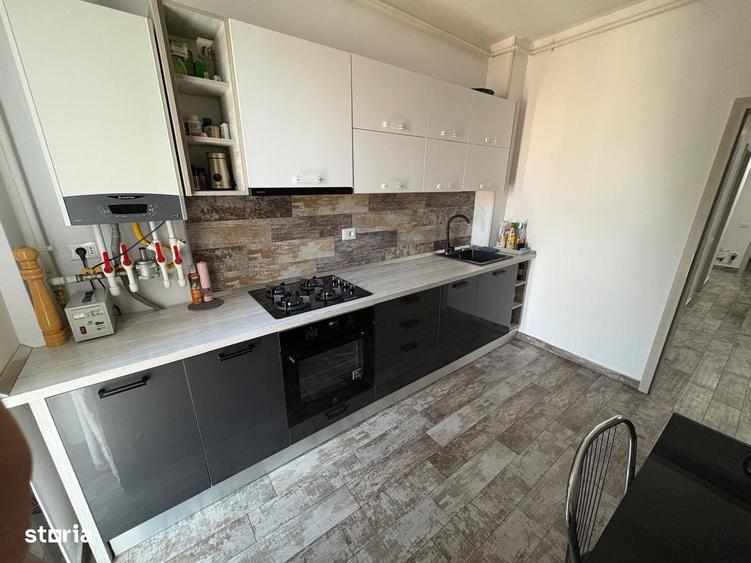 Apartament cu 3 camere în Berceni