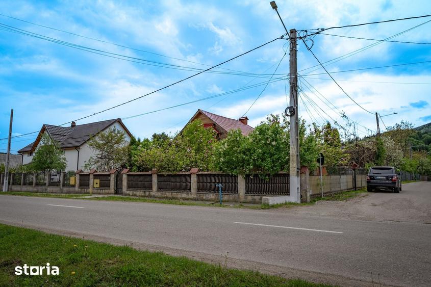 Casă cu 7 camere cu Teren 1308 Mp în Tazlău