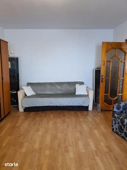 Apartament cu 3 camere decomandat în Micro 3