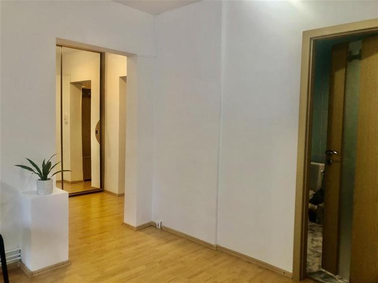 Apartament cu 2 camere semidecomandat, mobilat în Județean