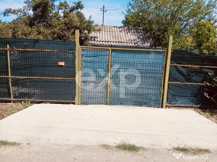Casă cu 2 camere cu Teren 498 Mp în Ungheni